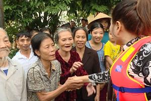Vượt Đại Dương, Việt Kiều tại Mỹ về với bà con vùng lũ Quảng Bình