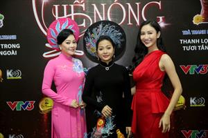 “Cô gái tỷ đô” Trần Uyên Phương lần đầu khoe giọng hát