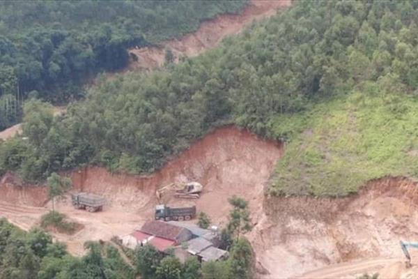 Vụ khai thác đất trái phép trên địa bàn huyện Thanh Sơn (Phú Thọ): Xử phạt hai hộ dân vi phạm!
